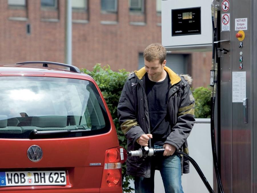  Volkswagen Touran 2.0 EcoFuel 2006 года  (фото 18 из 21)